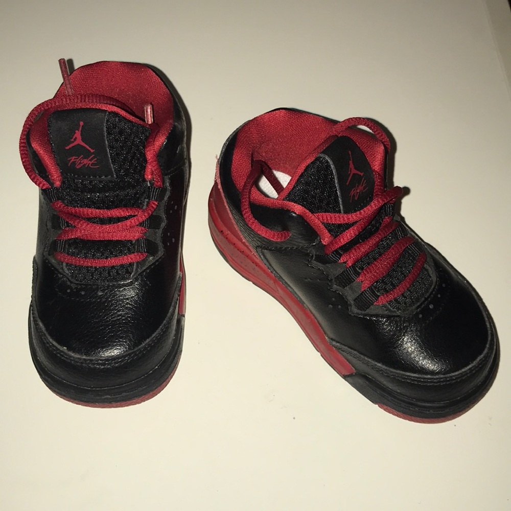 Toddler US size 6 boys Jordan Flight shoes